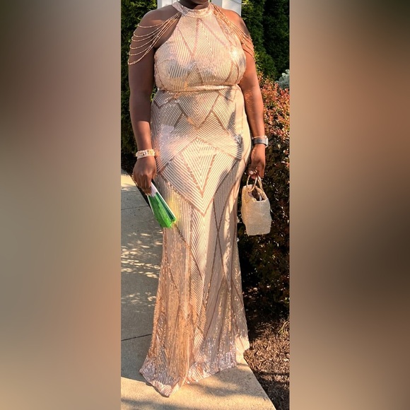 Champagne Gown with gold Sequin. Formal attire. - Picture 2 of 4